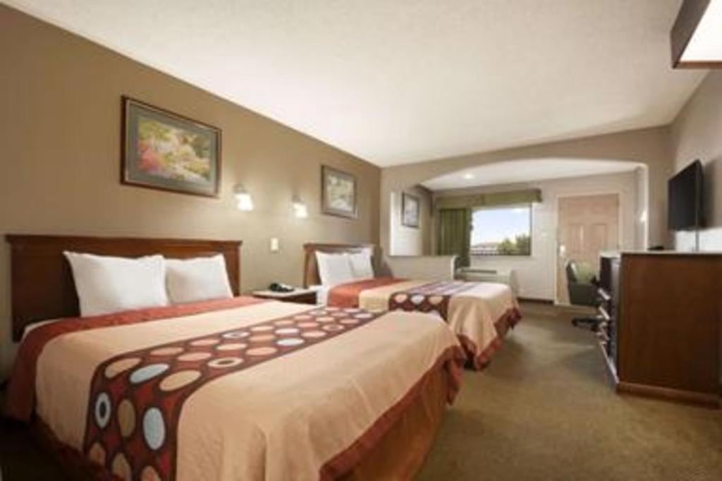 Super 8 By Wyndham Baton Rouge/I-12 Hotel Exterior photo